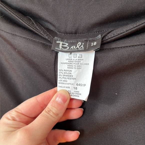 🎉4/30$🎉 Bali Petites Trousers – Size 18 - Picture 4 of 5